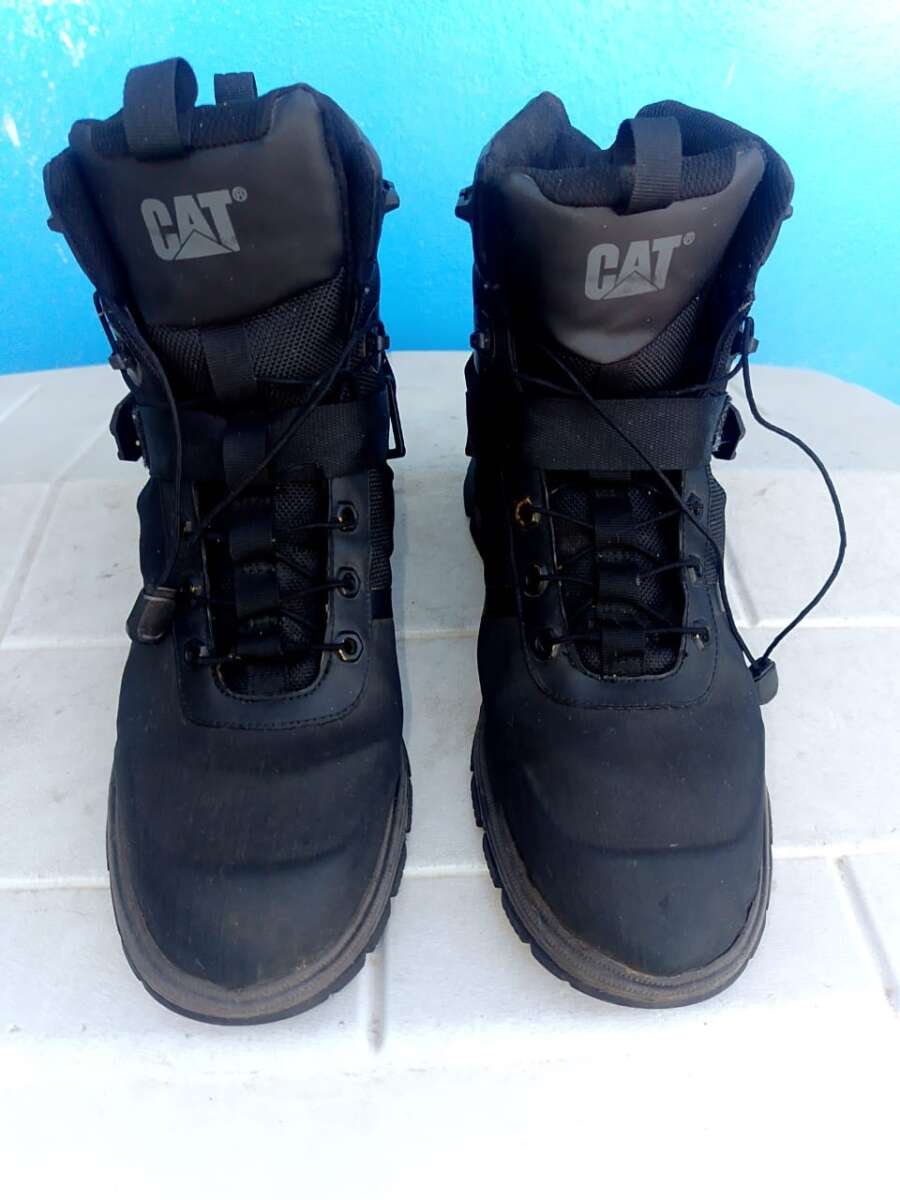 Vendo un par de Botas Caterpillar estilo Hiker